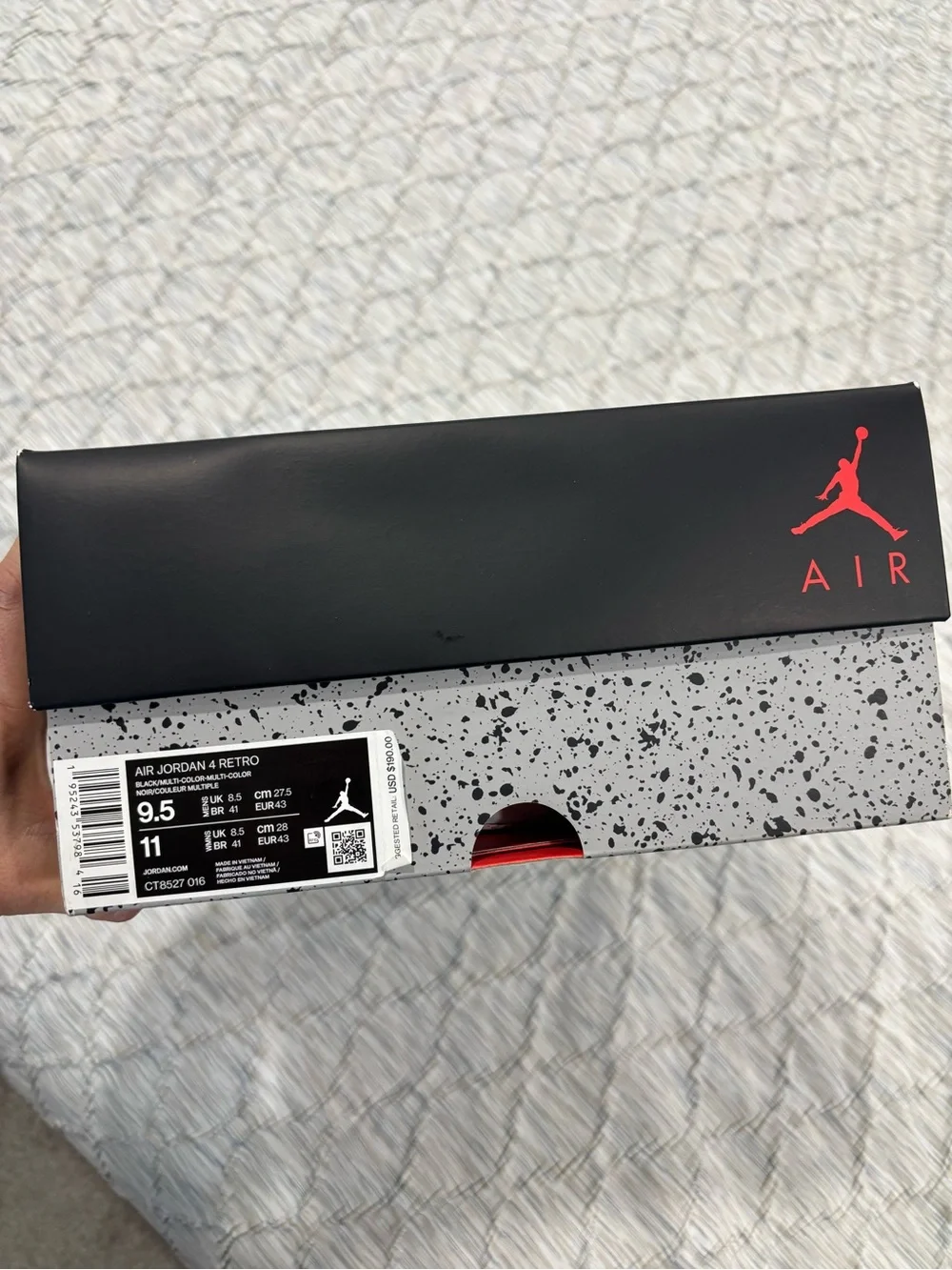 Jordan Men's Black and Red Retro Basketball Sneakers